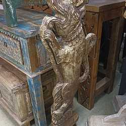 Скульптура-артефакт на подставке, античная резьба по дереву