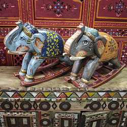 Декоративная скульптура "Слоник", дерево